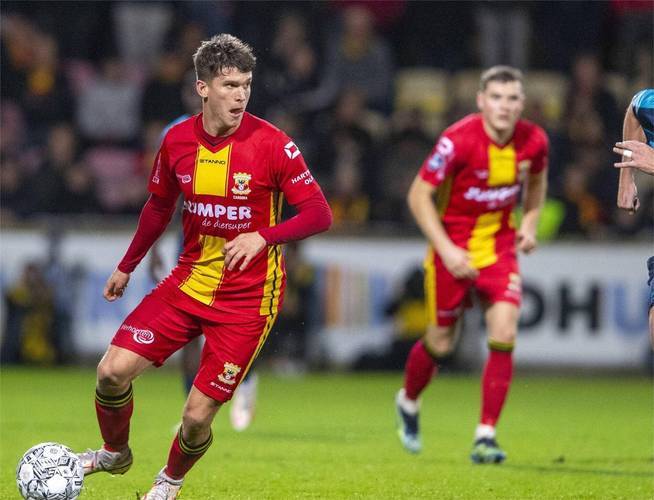 赛场上表现 赛场上表现